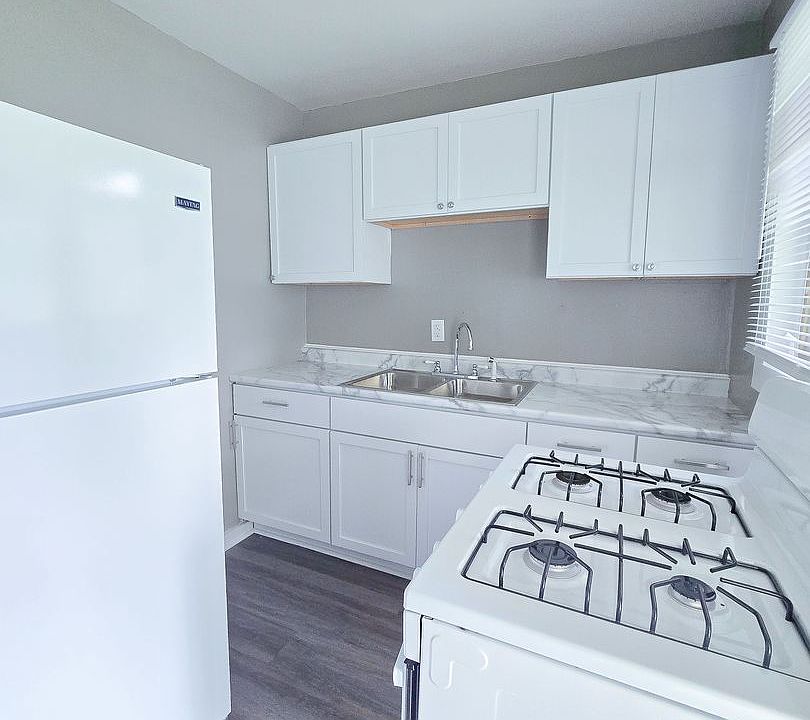 1st image of 627 N Main St