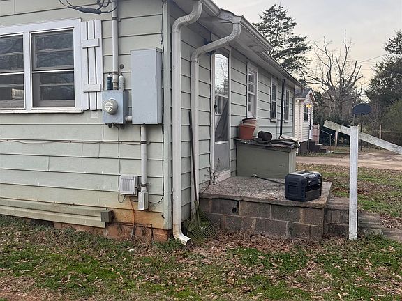 2nd image of 1304 Nazareth Rd