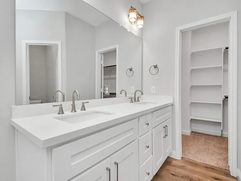 2355 Hoskins Dr — Photo 27