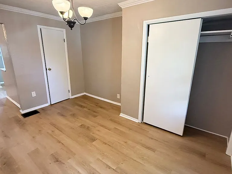 28 Zimmerman St — Photo 12