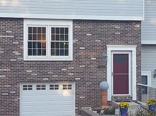 5083 Empire Dr, Bridgeville, PA
