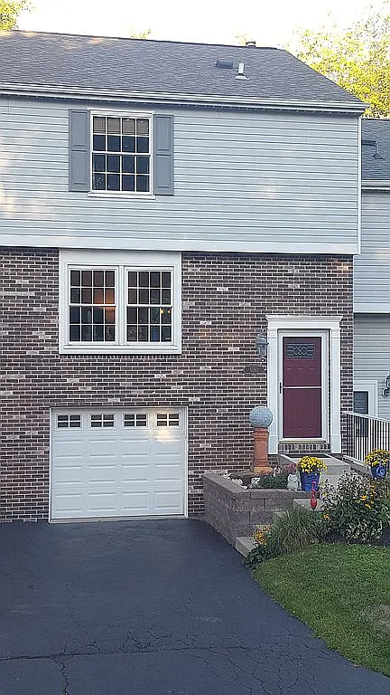 5083 Empire Dr photo 1