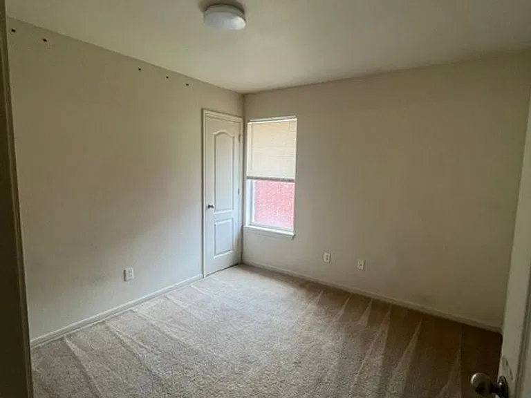 407 Brittney Way — Photo 3