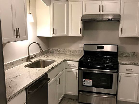2nd image of 501 Carlysle Dr APT 3