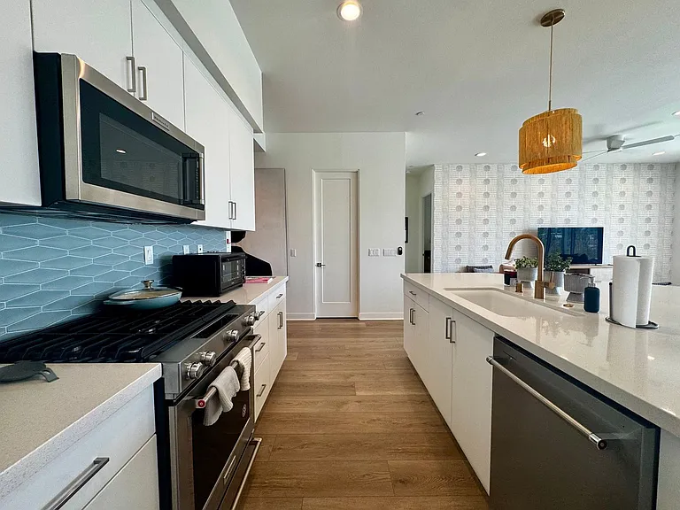 3609 Ambassador Dr — Photo 7