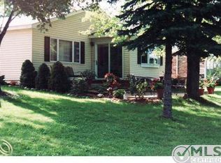 6115 Mabley Hill Rd, Fenton, MI 48430