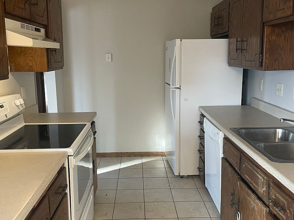 1st image of 64 118th Ave NE #64
