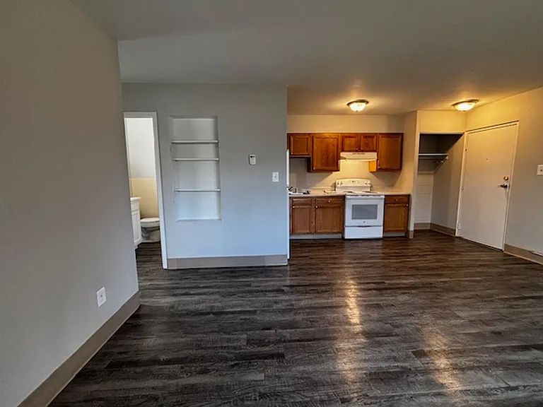 Apartment off 28th and Clyde Park Available — Photo 71