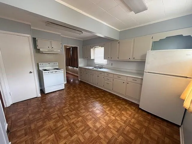 220 N Main St — Photo 10
