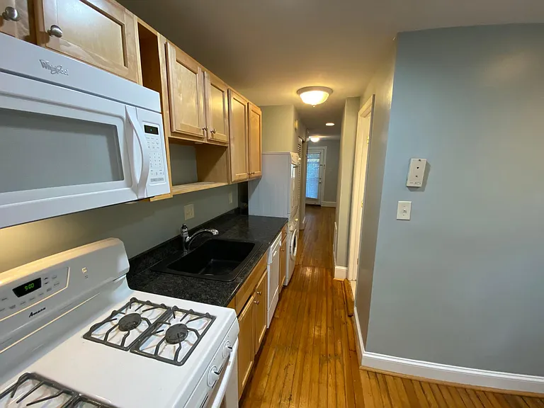 330 N Carolina Ave SE #BASEMENT — Photo 12