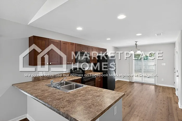 203 Sedgewick Dr — Photo 10