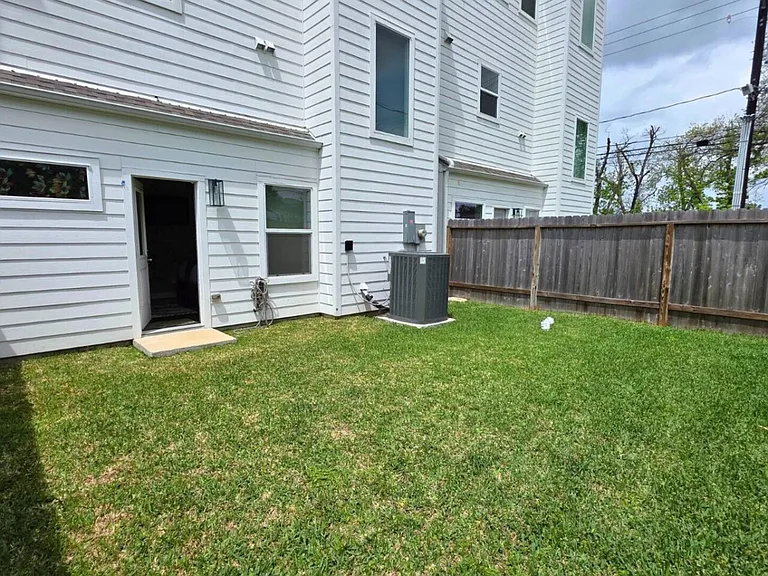Donovan Gardens Ln — Photo 24