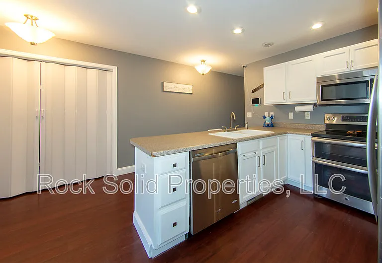 521 Queens Rd #1 — Photo 20