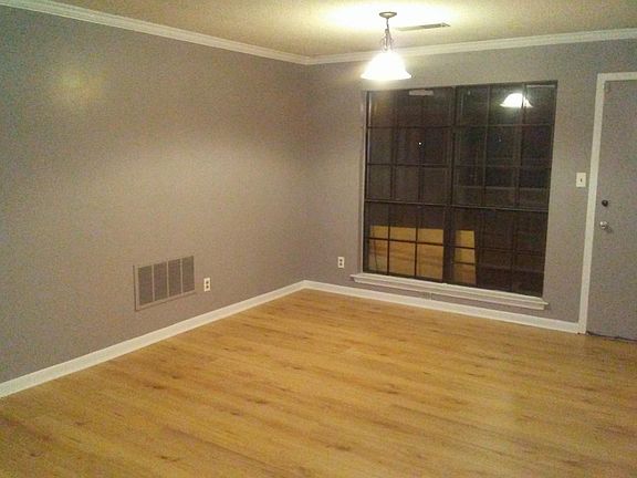 4th image of 1743 Park Circle Dr