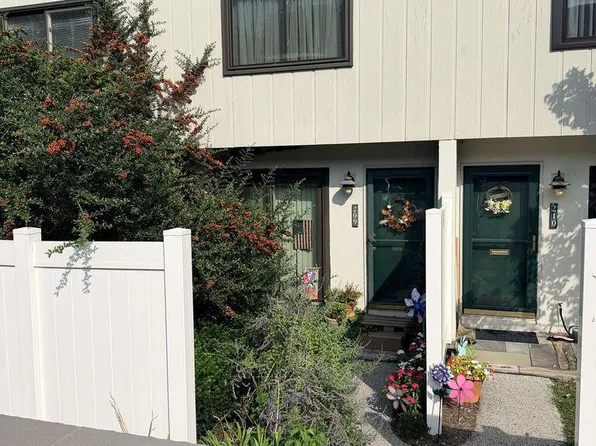 209 Summit House, West Chester, PA 19382