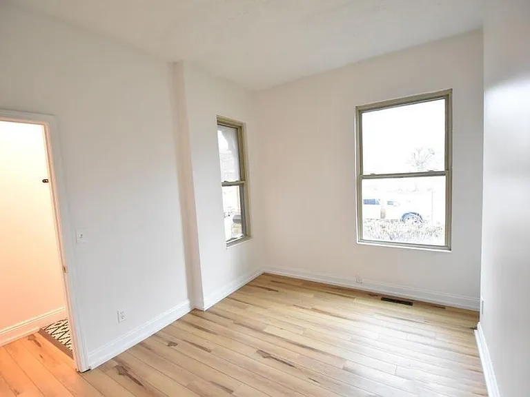 410 W 1st Ave — Photo 14