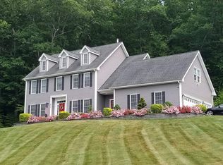 37 Old Country Rd, Oxford, CT 06478