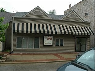 1st image of 203 W Mondamin St