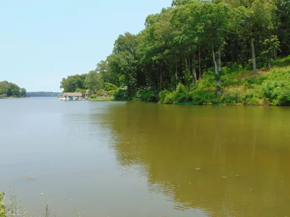 4 Wilson Lake Shrs, Muscle Shoals, AL 35661