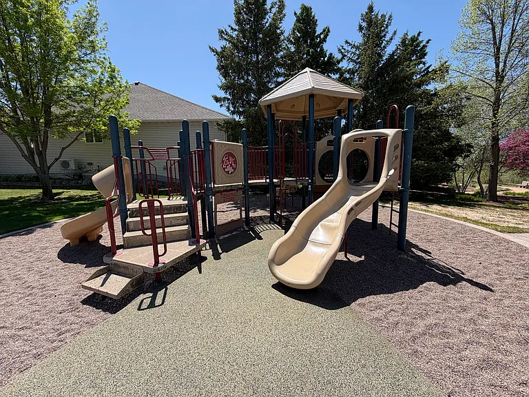 11007 Oak Grove Cir #B — Photo 29