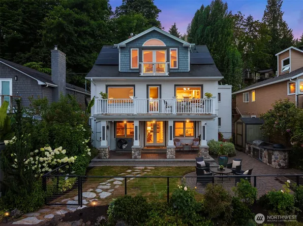 11754 Riviera Place NE, Seattle, WA 98125