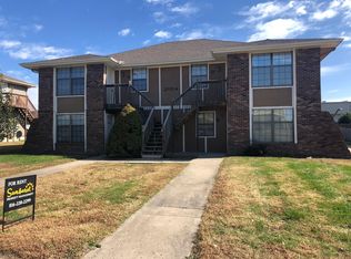 2004 SW 8th St #B, Blue Springs, MO 64015