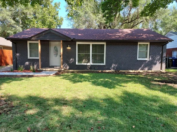 1250 N Westview Dr, Derby, KS 67037