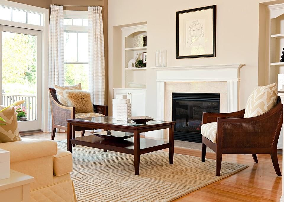 1st image of 16 Woodmere Dr #8