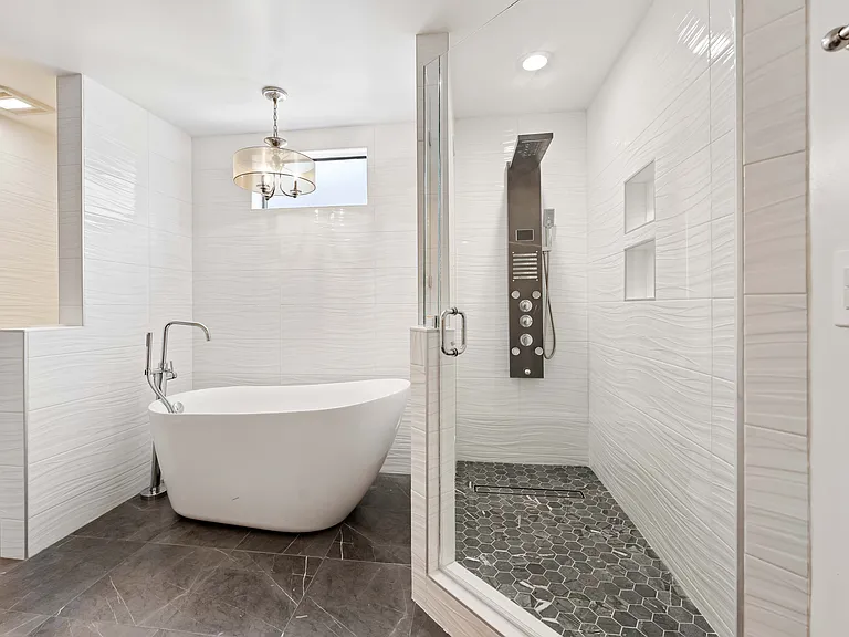 5340 Yarmouth Ave #108 — Photo 28