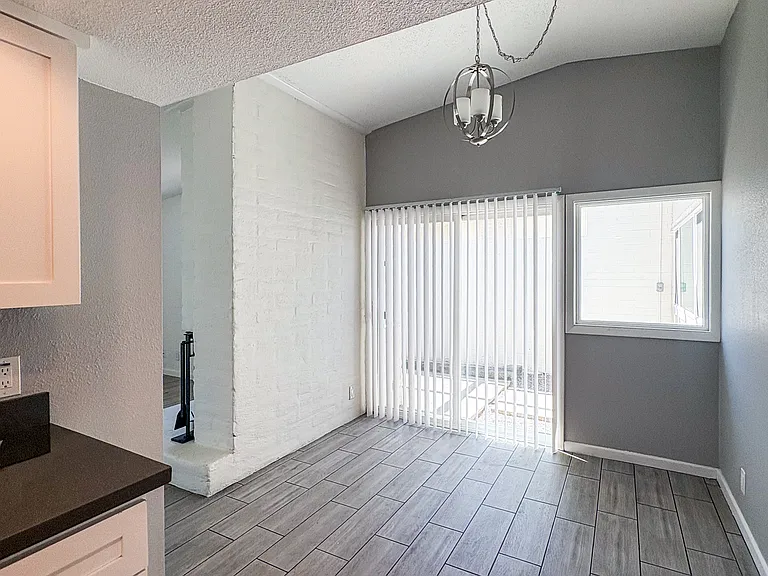 4202 N 27th St #11 — Photo 5