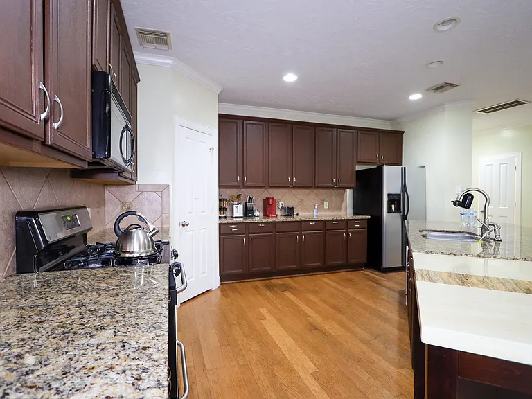 9714 Kapri Ln — Photo 17