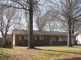 816 N 31st St, Bentonville, AR 72756