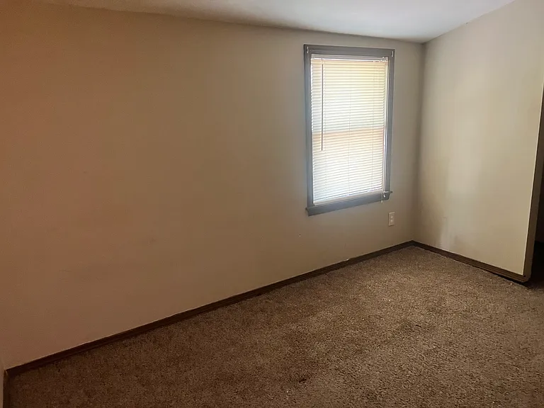 701 Willis Ave #4 — Photo 5