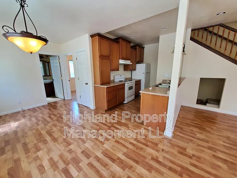 1247 NE Williams St — Photo 6
