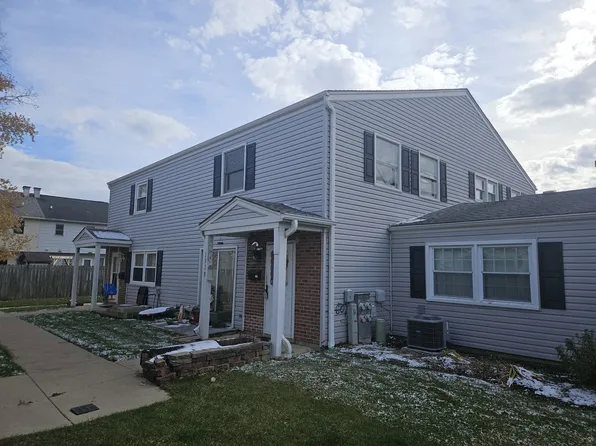 151 Peter Ct Unit B, Bartlett, IL 60103