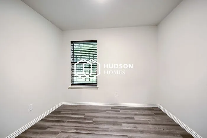 609 Sherman St — Photo 13