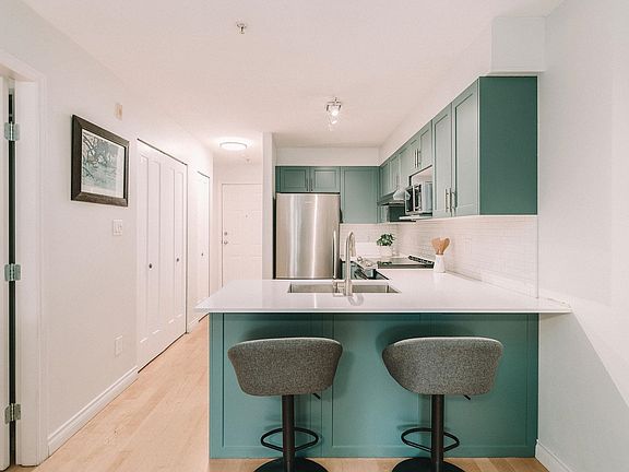 4th image of 3939 Hastings St #204