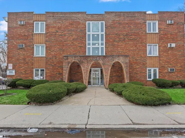 9721 S Cicero Ave APT 3C, Oak Lawn, IL 60453
