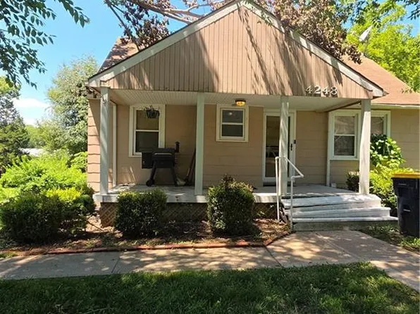 4248 NE Kelsey Rd, Kansas City, MO 64116