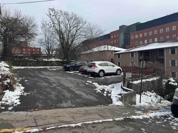 10 McLane Ave, Morgantown, WV 26505