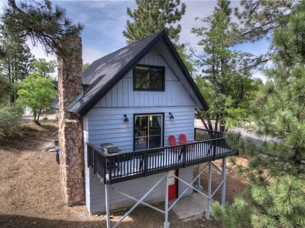 1010 Fenway Dr, Big Bear City, CA 92314