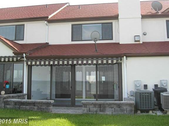 Exterior (Rear)
