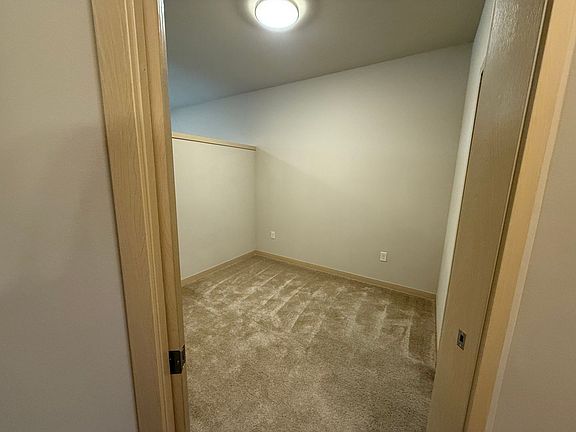4th image of 104 Lincoln St #122