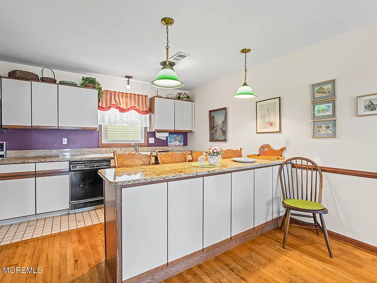 4 Webb Ave #SUMMER WEEKLY -C — Photo 12