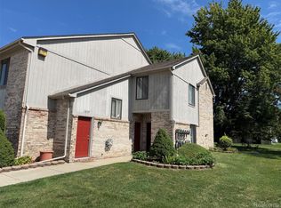 16149 Clarkson Dr, Fraser, MI 48026