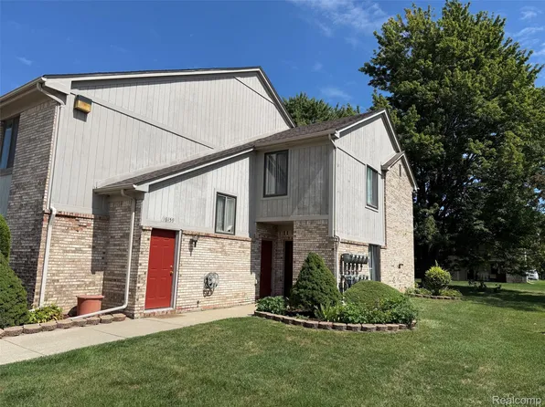 16149 Clarkson Dr, Fraser, MI 48026