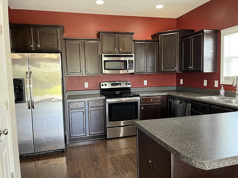 111 Cavalier Dr — Photo 11