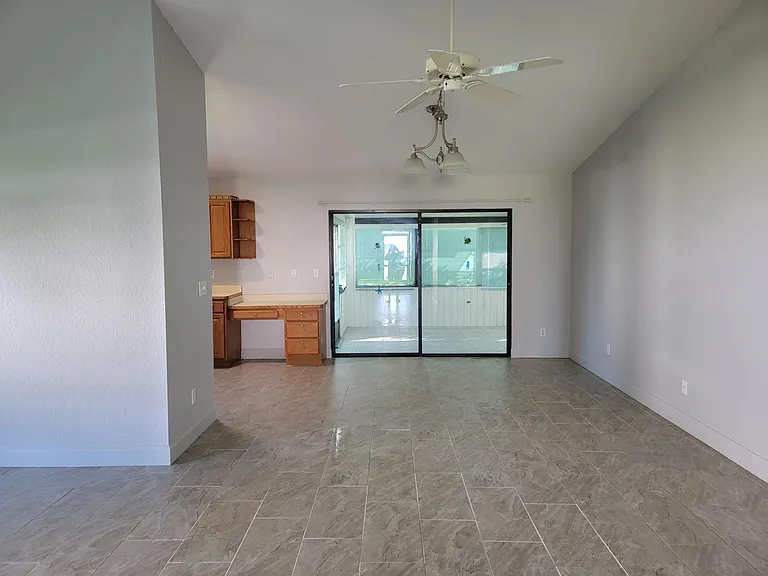 2496 N Orangewood St — Photo 5
