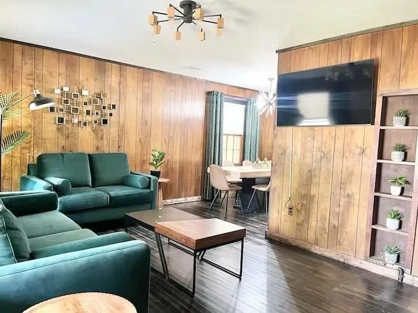 2205 NW Crosby Ave- Hot new listing! — Photo 3