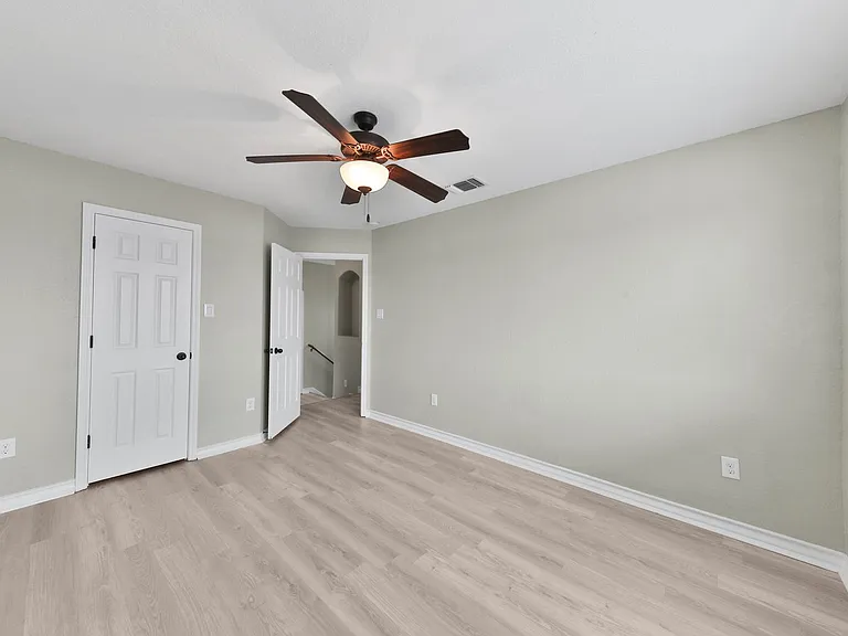 102 Cornell Ave — Photo 21